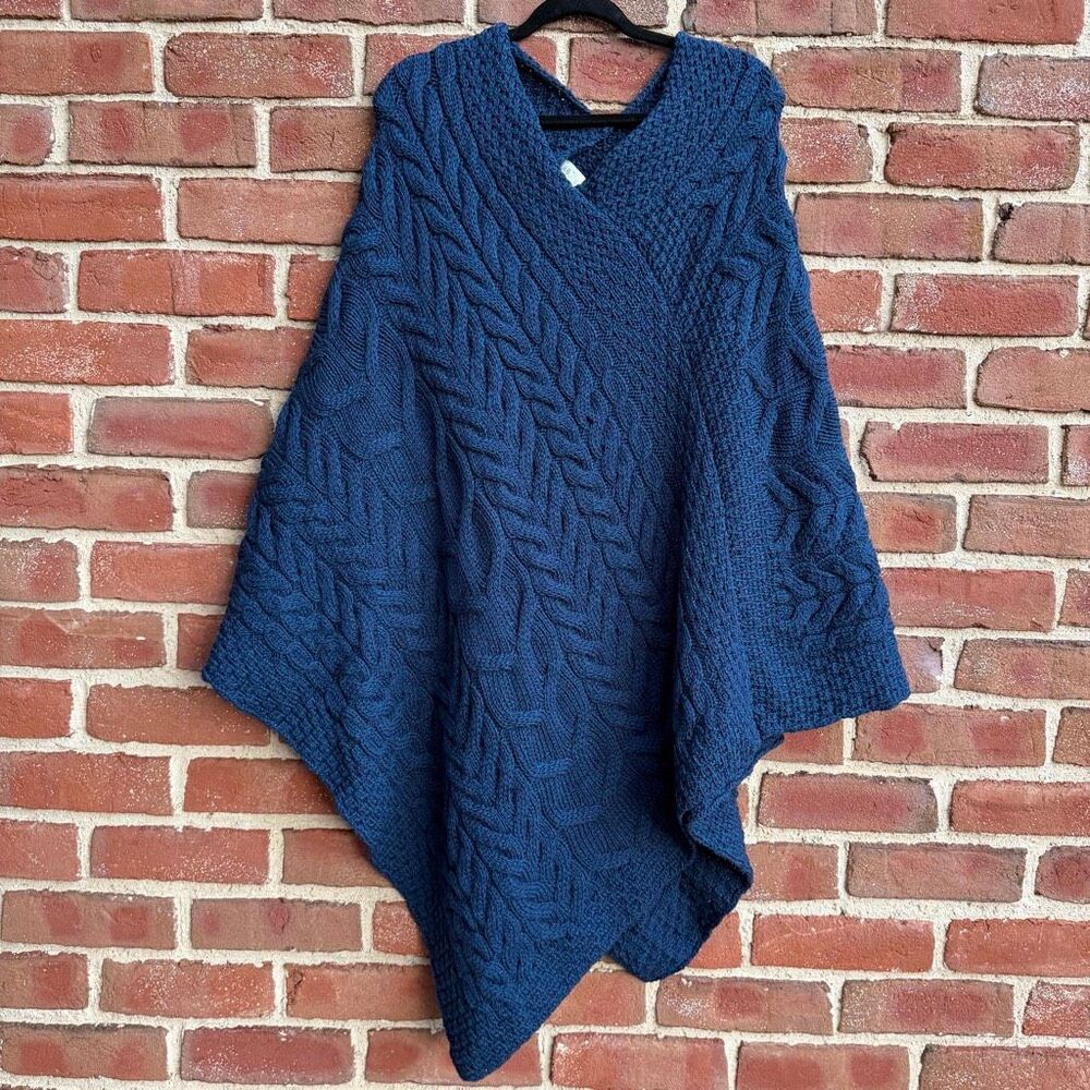 Kilronan Knitwear Merino Wool Cable Knit Asymmetric Poncho Sweater blue XL/XXL N